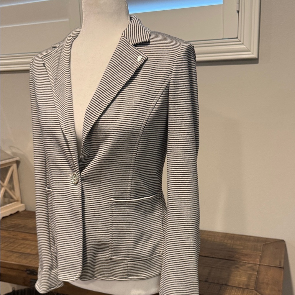 Women's Striped Blazer Jacket - Picture 4 of 10